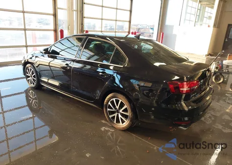 2018 Volkswagen Jetta 1.4T Se/1.4T Wolfsburg Edition z USA, uszkodzony, nr VIN 3VWDB7AJ4JM263826
